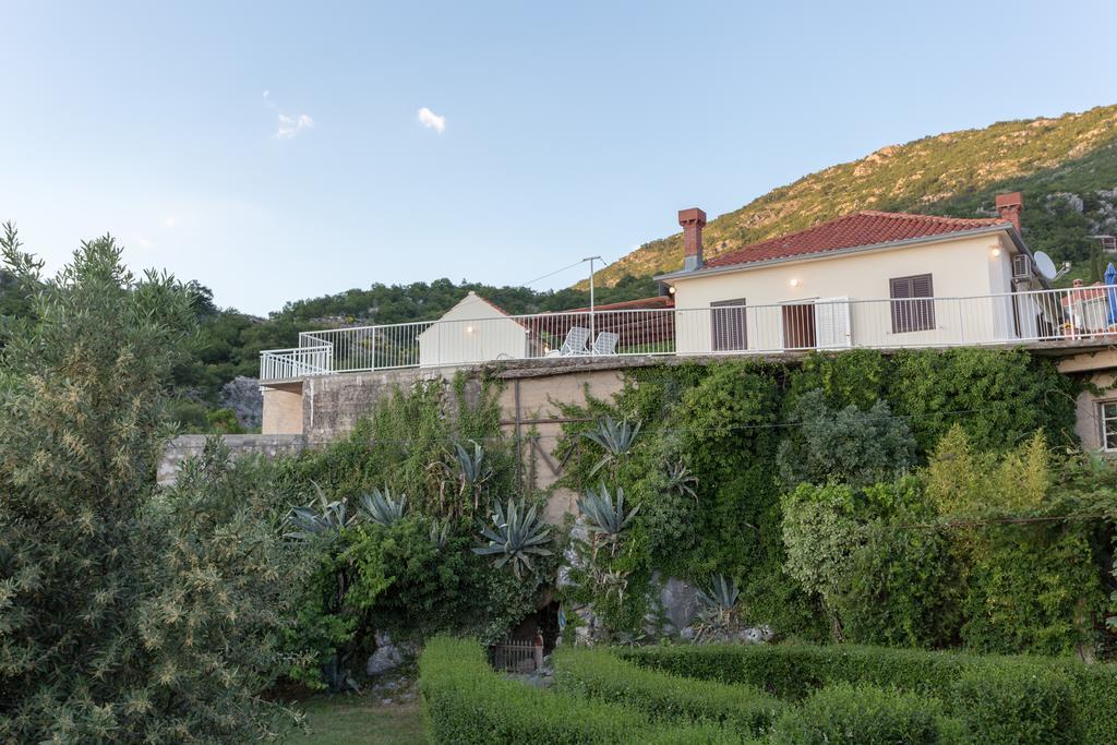 Holiday Home Urlovic Gruda Luaran gambar